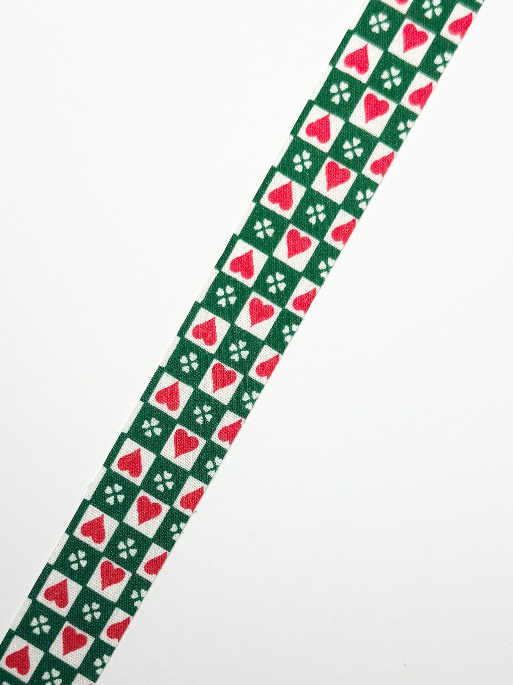 7/8in Vintage Green & White Checks w/ Hearts