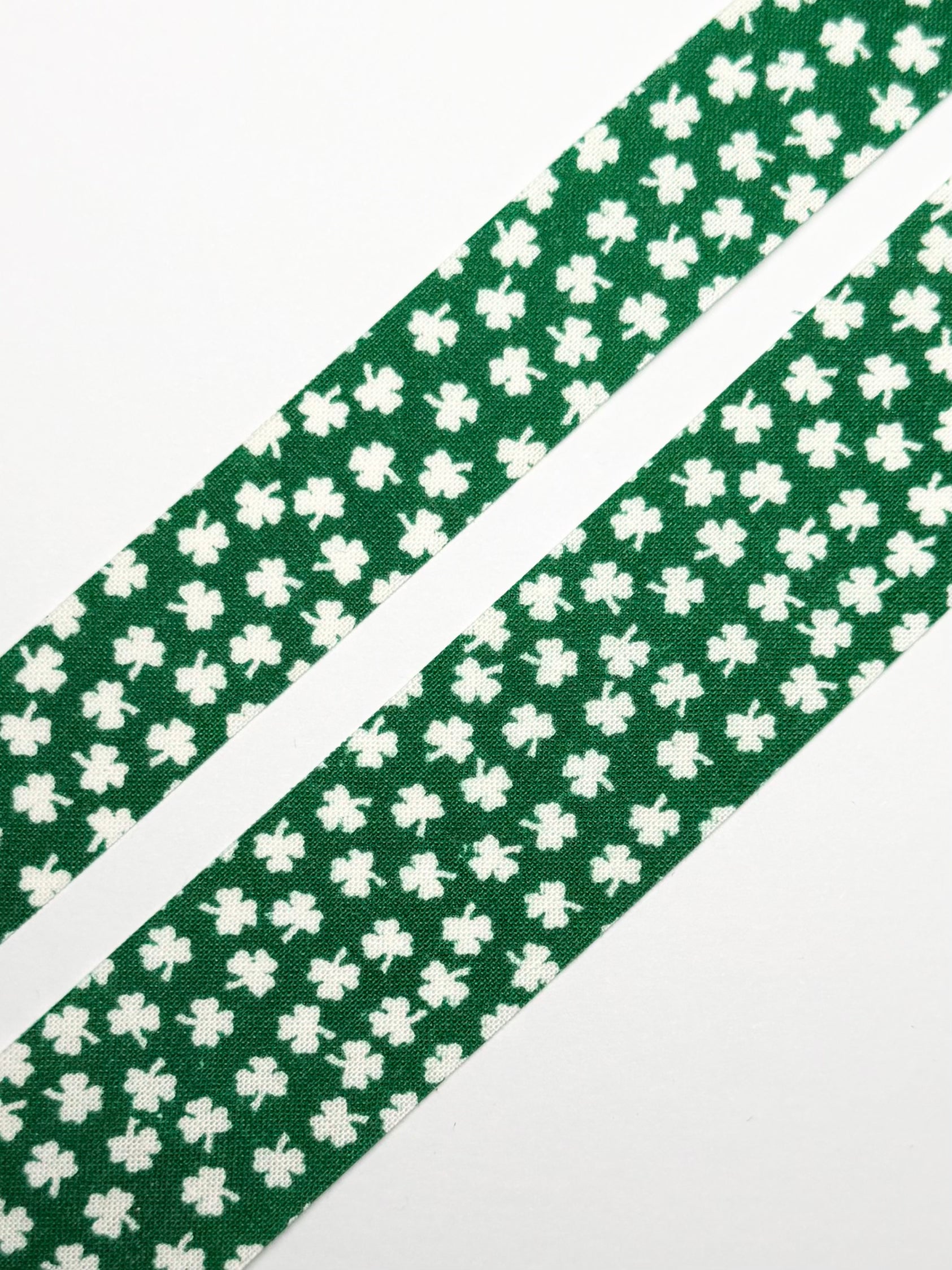 Vintage Green w/ White Clovers